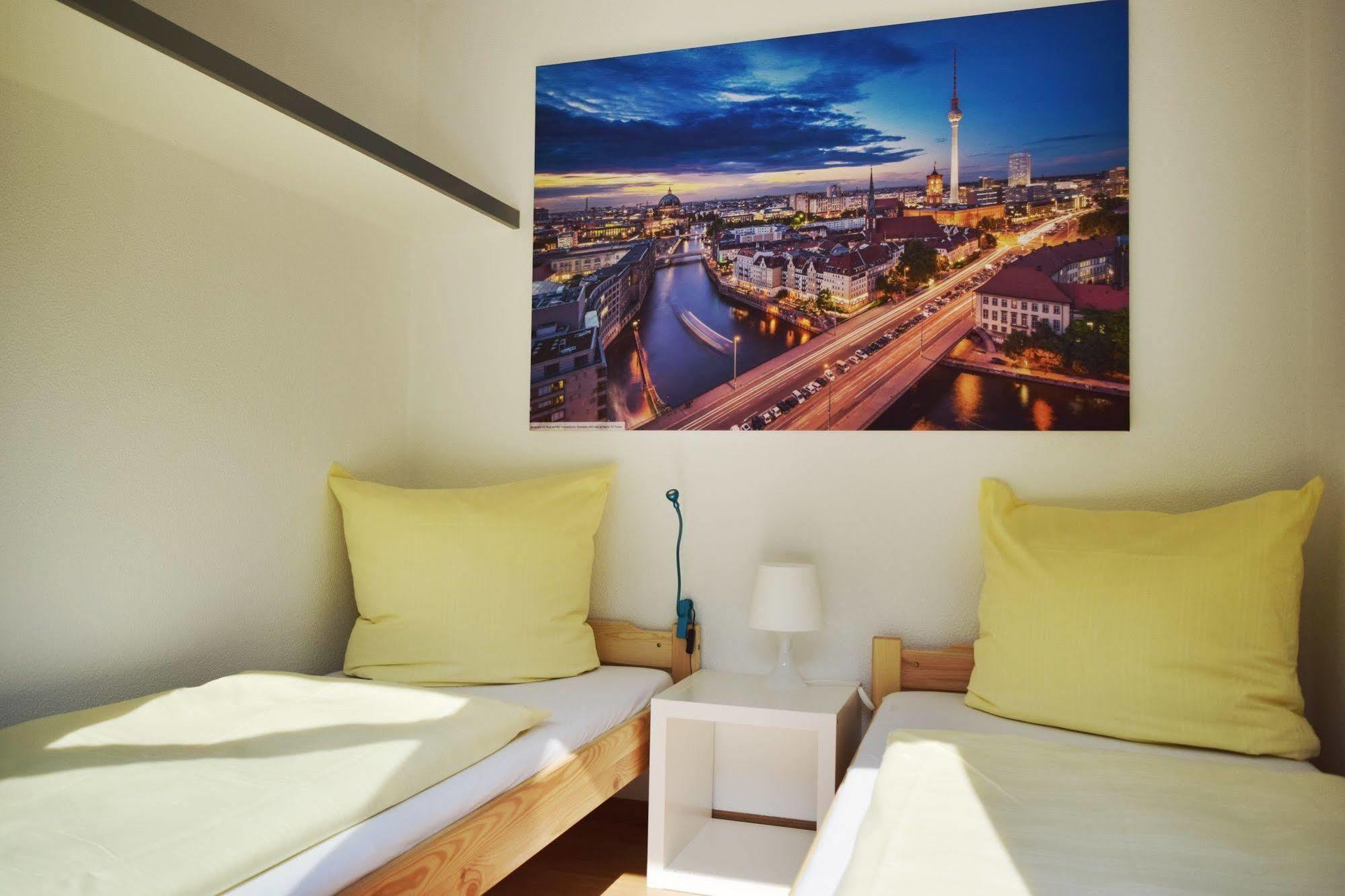 Cube Lodges Berlin Mitte Экстерьер фото